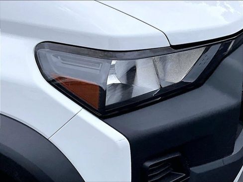 Used 2024 Chevrolet Colorado Trail Boss AWD/4WD image 31