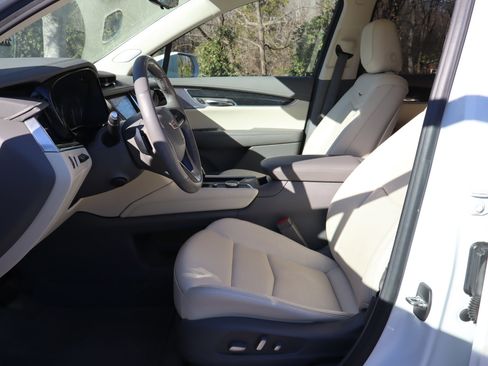 Used 2020 Cadillac XT6 Premium Luxury image 15