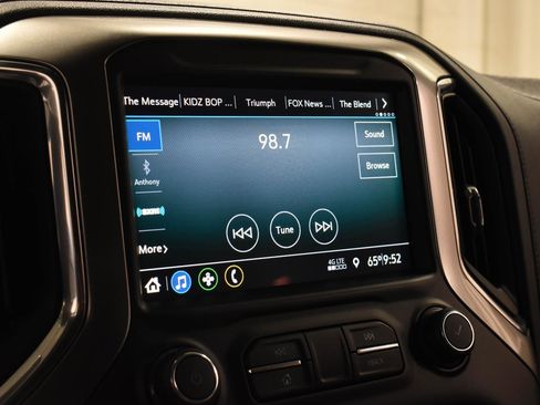 Used 2021 Chevrolet Silverado 1500 LT AWD/4WD image 17