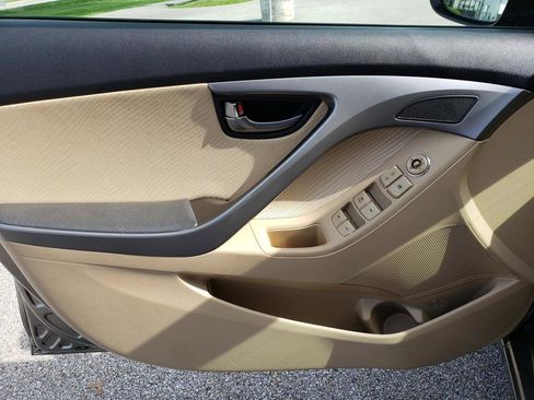 Used 2013 Hyundai Elantra GLS w/ Preferred Pkg FWD image 9
