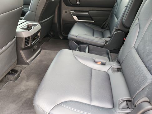 Used 2025 Toyota Sequoia Platinum image 30