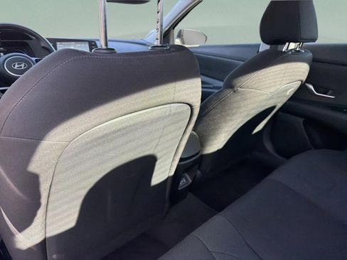 Used 2025 Hyundai Elantra SE image 26