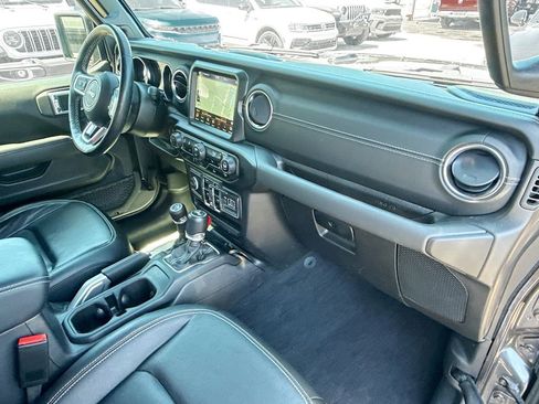 Used 2021 Jeep Wrangler Unlimited Sahara w/ Cold Weather Group AWD/4WD image 34
