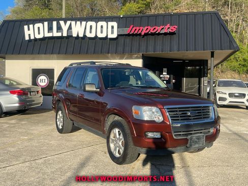 Used 2010 Ford Explorer XLT image 1