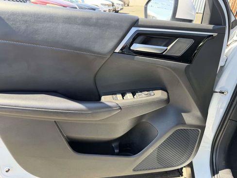 Used 2024 Mitsubishi Outlander SE image 23