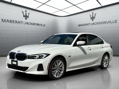 Used 2023 BMW 330e w/ Driving Assistance Package image 7