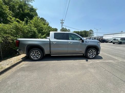 Used 2025 GMC Sierra 1500 Denali AWD/4WD image 4