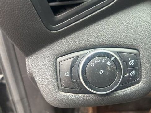 Used 2015 Ford Escape SE image 20