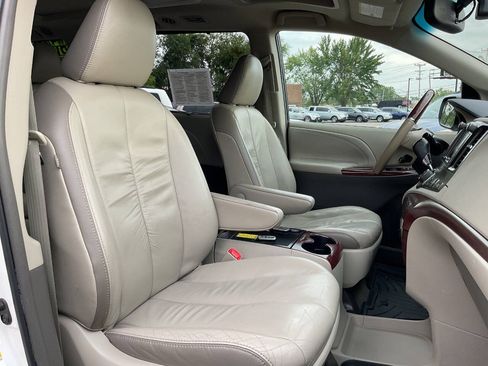 Used 2011 Toyota Sienna Limited w/ Premium Pkg AWD/4WD image 53
