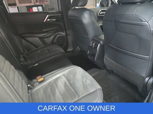 Used 2023 Mitsubishi Outlander 4WD Plug-In Hybrid image 12