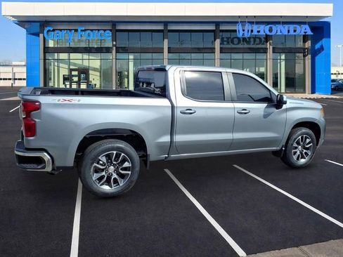 Used 2023 Chevrolet Silverado 1500 LT image 2