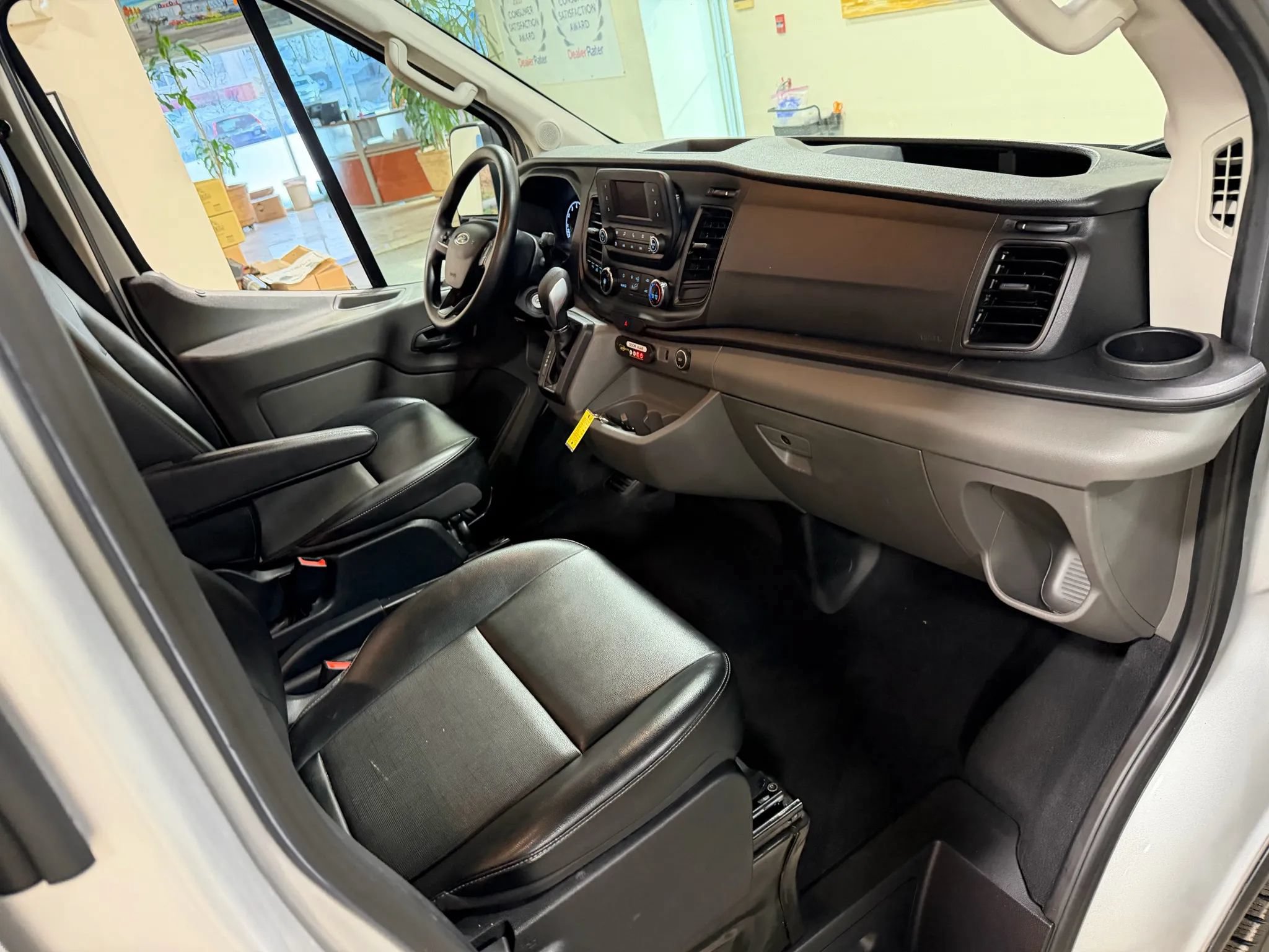 Used 2020 Ford Transit 250 Medium Roof RWD image 33