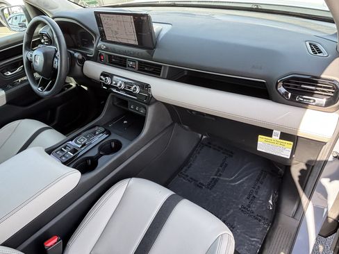 Certified 2026 Honda Passport RTL image 8