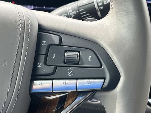 Used 2024 Cadillac Escalade Sport Platinum w/ LPO, ONYX Package image 33