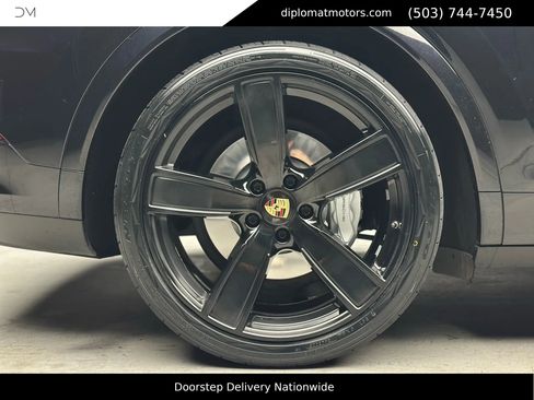 Used 2022 Porsche Cayenne Turbo w/ Performance Package (PG2) image 45