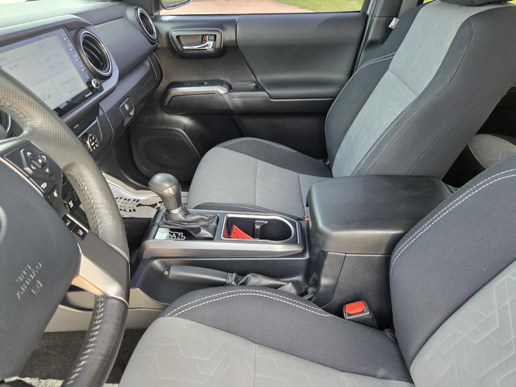 Used 2020 Toyota Tacoma TRD Off-Road AWD/4WD image 23