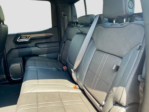 Used 2025 Chevrolet Silverado 1500 High Country w/ High Country Premium Package AWD/4WD image 26