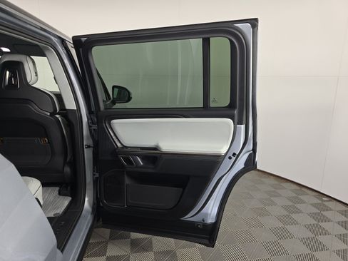 Used 2023 Rivian R1S Launch Edition AWD/4WD image 19