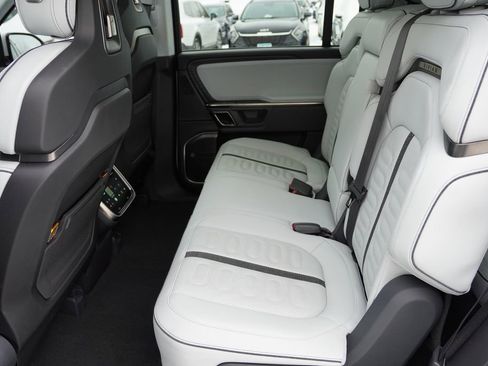 Used 2023 Rivian R1S Adventure image 17