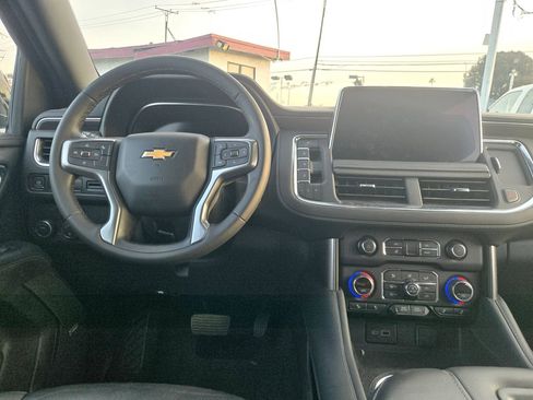 Used 2024 Chevrolet Suburban LT image 21