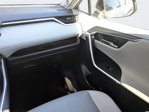 Used 2023 Toyota RAV4 Limited image 19