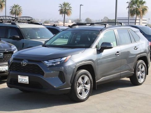 Used 2025 Toyota RAV4 XLE w/ Convenience Package image 3