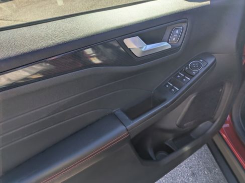 Used 2023 Ford Escape ST-Line image 13