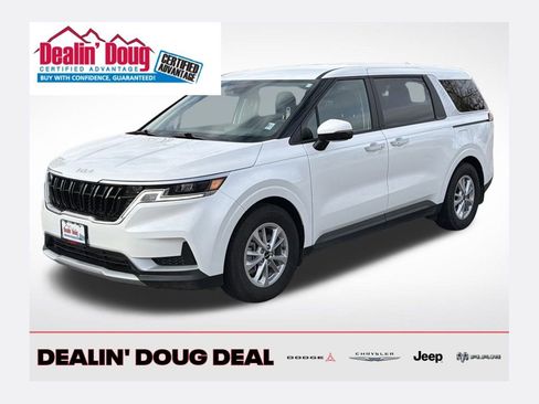 Used 2024 Kia Carnival LX image 1