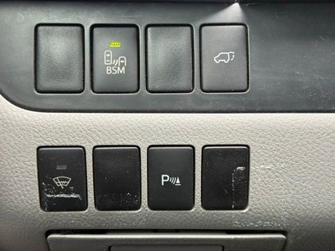 Used 2015 Toyota Highlander Limited AWD/4WD image 16