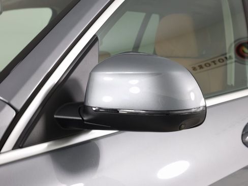 Used 2023 BMW X7 xDrive40i w/ Executive Package image 56