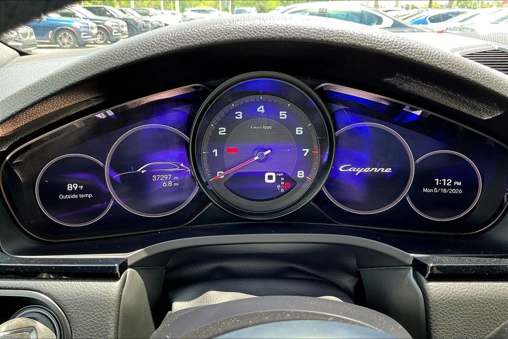 Used 2023 Porsche Cayenne AWD/4WD image 13
