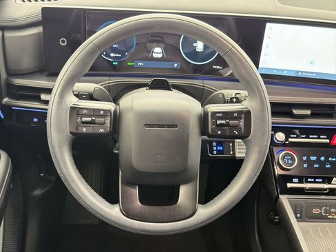 Used 2025 Hyundai Santa Fe Calligraphy FWD image 16