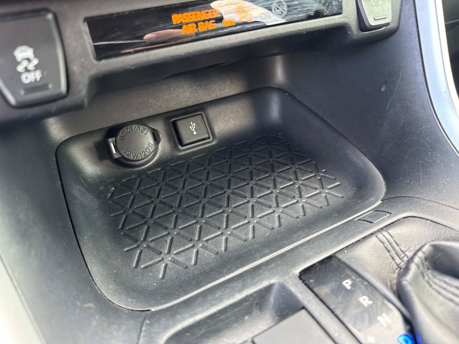 Used 2020 Toyota RAV4 XLE w/ Convenience Package FWD image 25