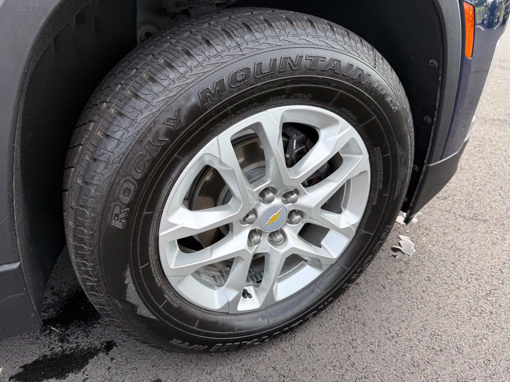 Used 2022 Chevrolet Traverse LS AWD/4WD image 31