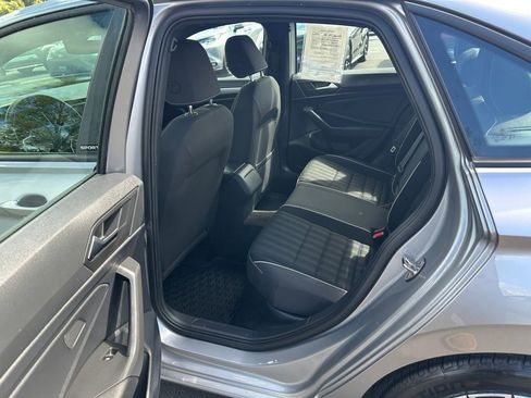 Used 2024 Volkswagen Jetta Sport image 14