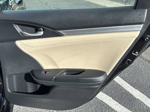 Used 2018 Honda Civic Touring image 14