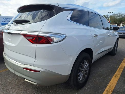 Used 2023 Buick Enclave Essence w/ Sound and Sites Package image 4