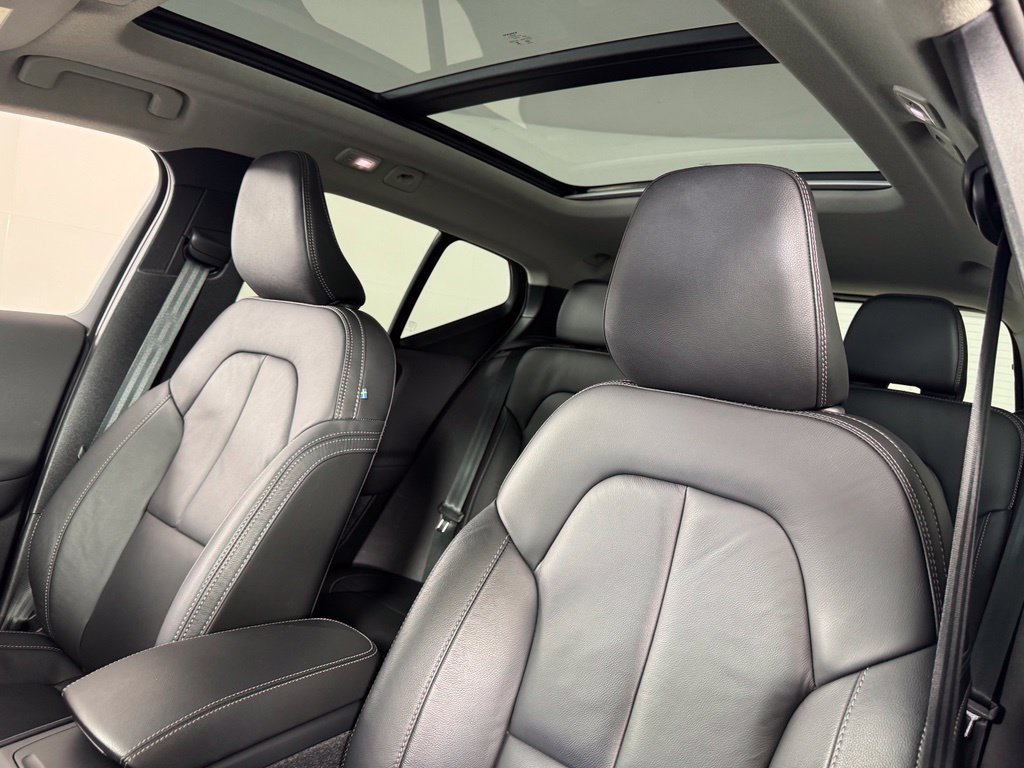 Certified 2024 Volvo XC40 B5 Core AWD/4WD image 18