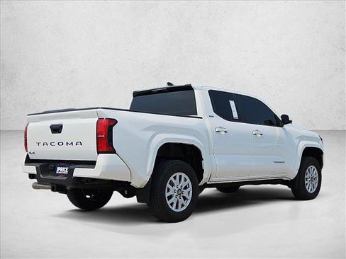 Used 2024 Toyota Tacoma SR5 AWD/4WD image 5