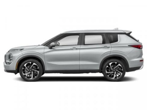 Used 2023 Mitsubishi Outlander SE image 3