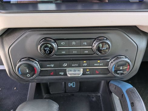 Used 2022 Ford Bronco Wildtrak AWD/4WD image 27