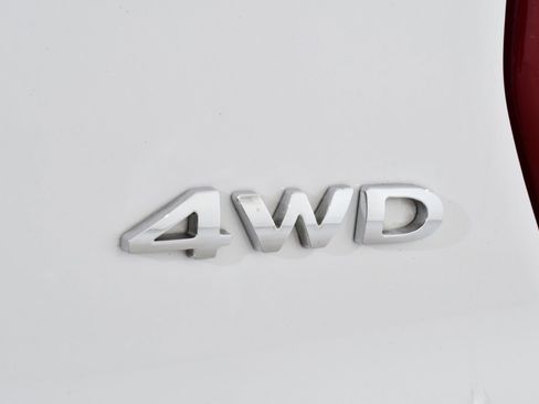 Used 2017 Ford Explorer XLT w/ Equipment Group 202A image 24