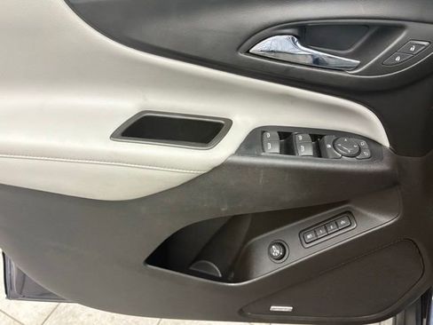 Used 2018 Chevrolet Equinox Premier w/ Infotainment II Package AWD/4WD image 13