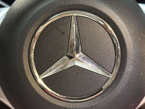 Used 2023 Mercedes-Benz C 300 4MATIC Sedan image 24