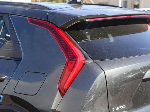 New 2026 Kia Niro LX image 18