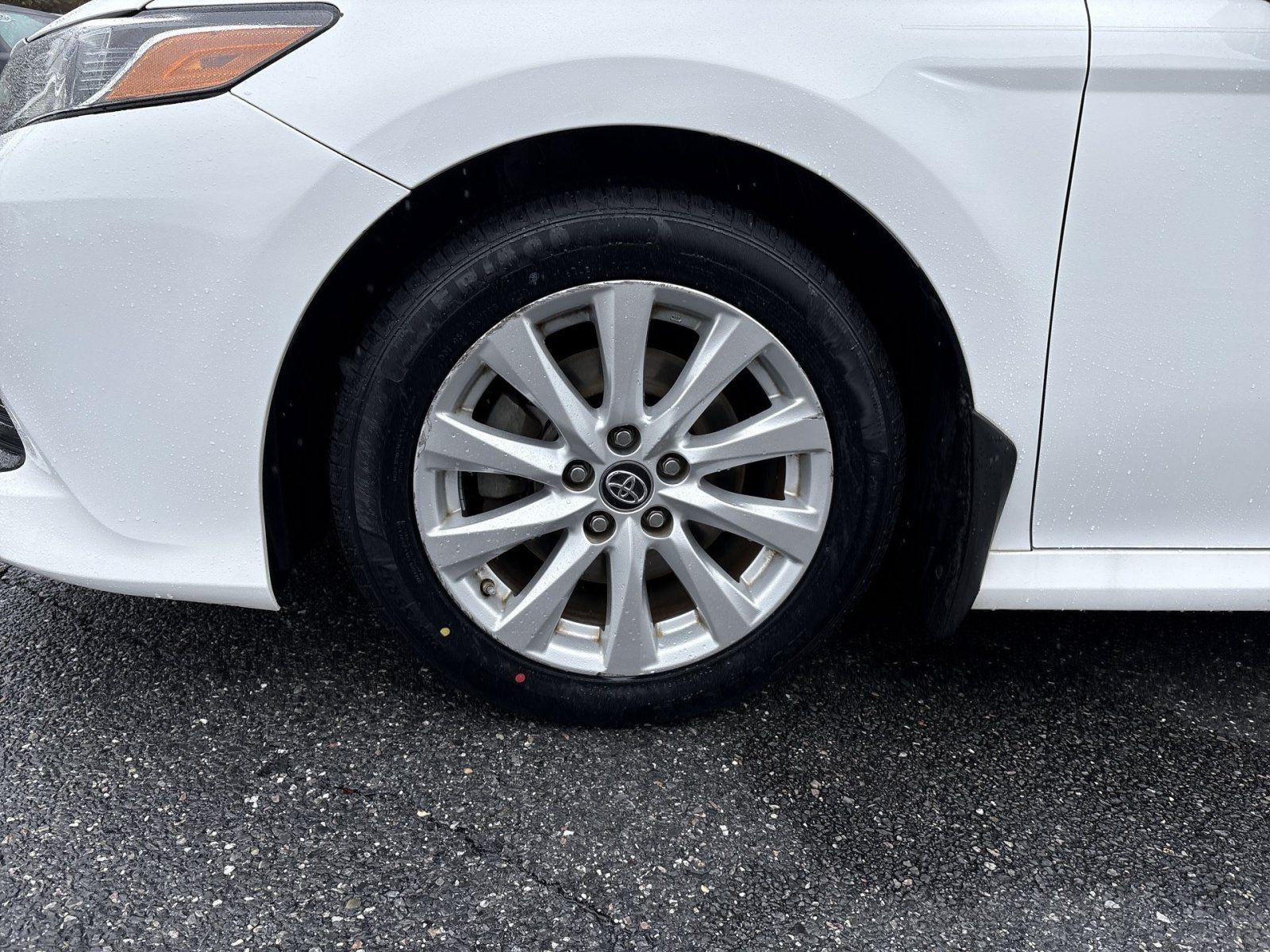 Used 2019 Toyota Camry LE w/ Convenience Package FWD image 12