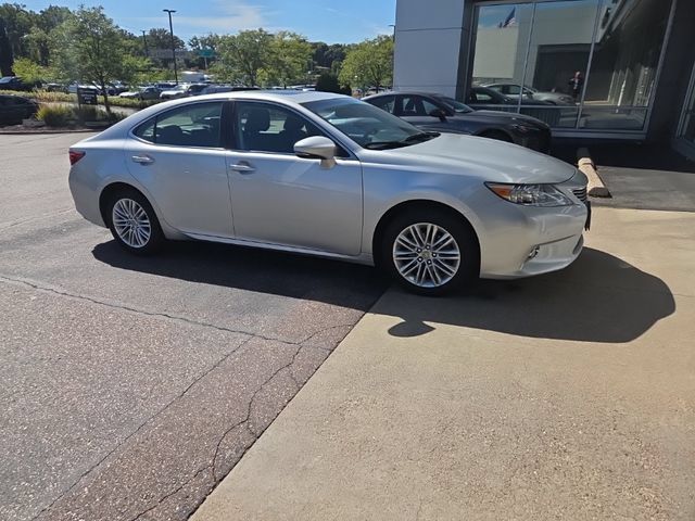 Used 2013 Lexus ES 350 w/ Luxury Pkg FWD image 26
