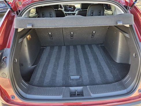 Used 2025 Chevrolet Trax LT image 21