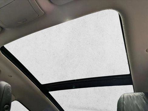 Used 2018 Cadillac XT5 Luxury w/ Driver Awareness Package image 16