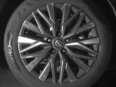 Used 2025 Nissan Altima 2.5 SV FWD image 13